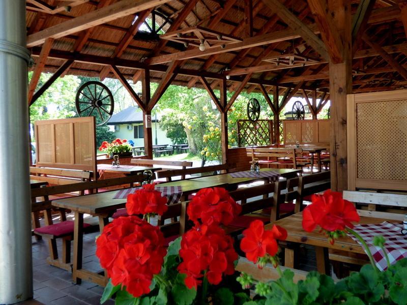 Balaton Eldorado Camping Hotel Badacsonytördemic Exterior foto